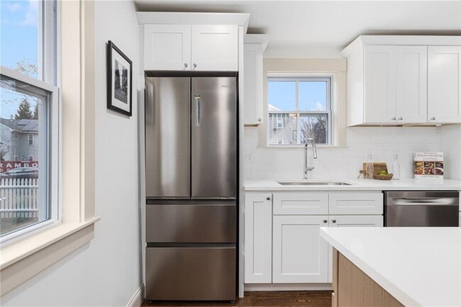 Building Photo - 214 Camp St