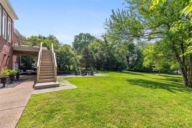 Building Photo - Luxury Furnished Home