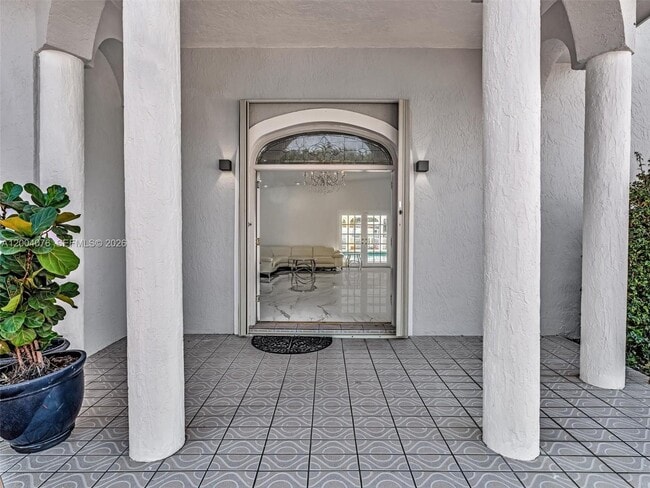 Building Photo - 12904 Banyan Rd