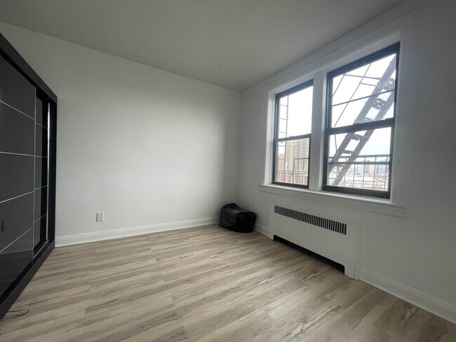 Building Photo - 108 Palisade Ave