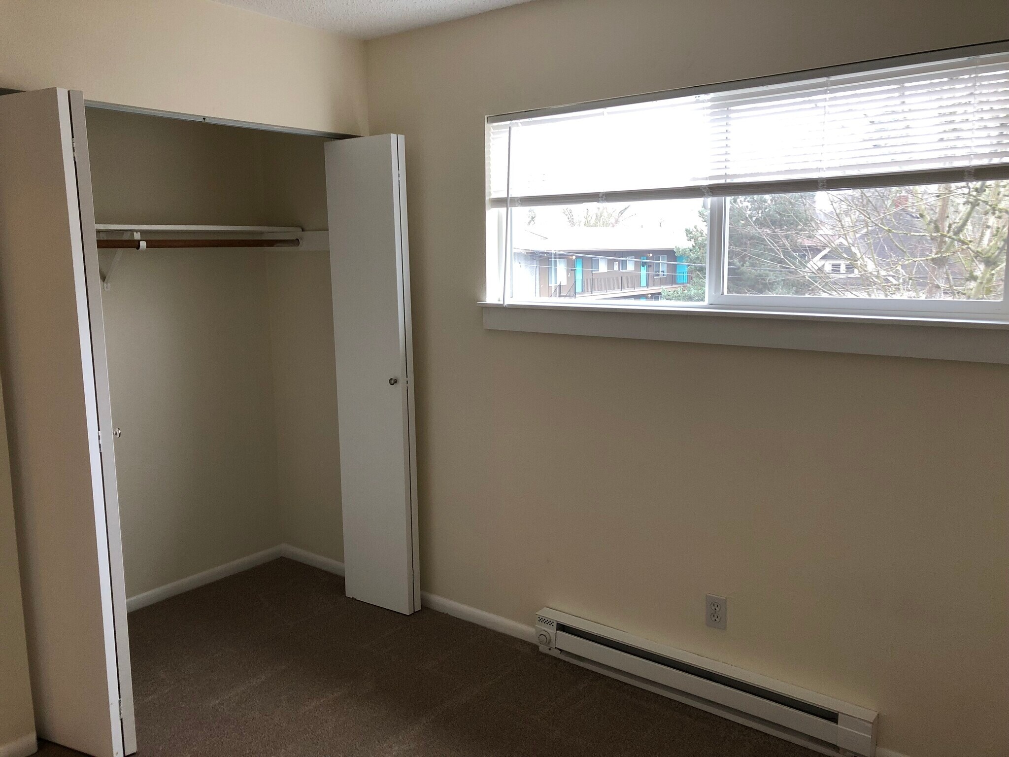 Bedroom 2 toward closet - 3111 Southeast Belmont Street