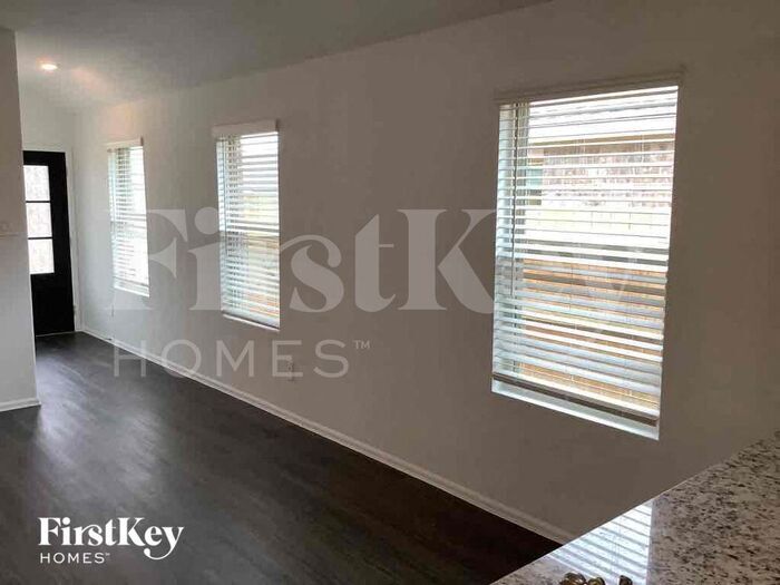 Building Photo - 18455 Summit Ranch Dr