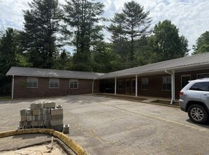 Building Photo - 185 Moss Ln