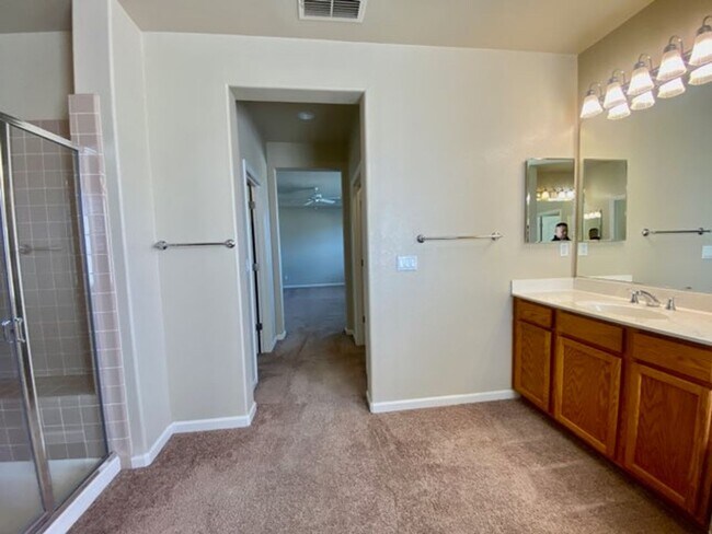 Building Photo - EXCEPTIONAL 4 BEDROOMS, 3 BATH, 3 CAR GARA...