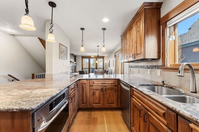 Building Photo - Breck 3-bedroom home with views! 6-12 month lease!