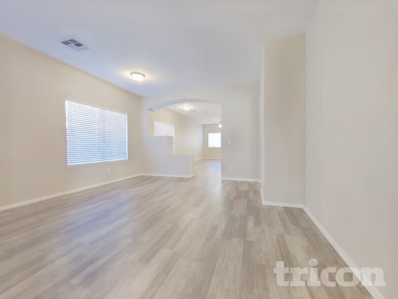 Building Photo - 11910 W Jackson St