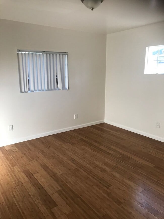 Building Photo - 1828-1828 Montrose St