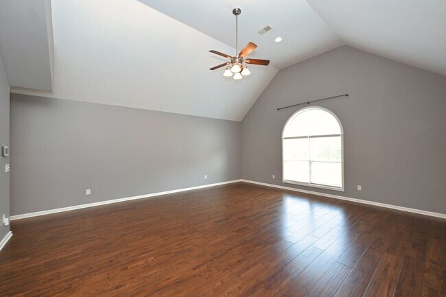 Building Photo - **BEAUTIFUL, WELL-MAINTAINED BRICK HOME ON A LOVELY 0.63-ACRE LOT IN A DESIRABLE NEIGHBORHOOD**