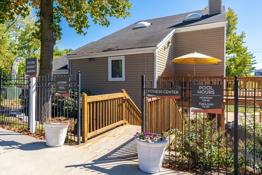 The Finn 5370 Knoll Creek Dr Hazelwood MO 63042 Apartment Finder