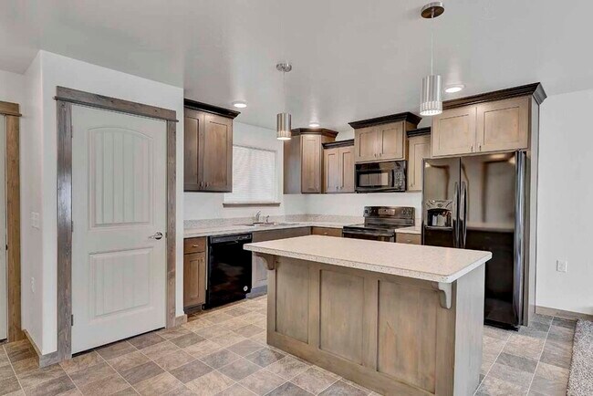 Building Photo - 902 Gibbon St