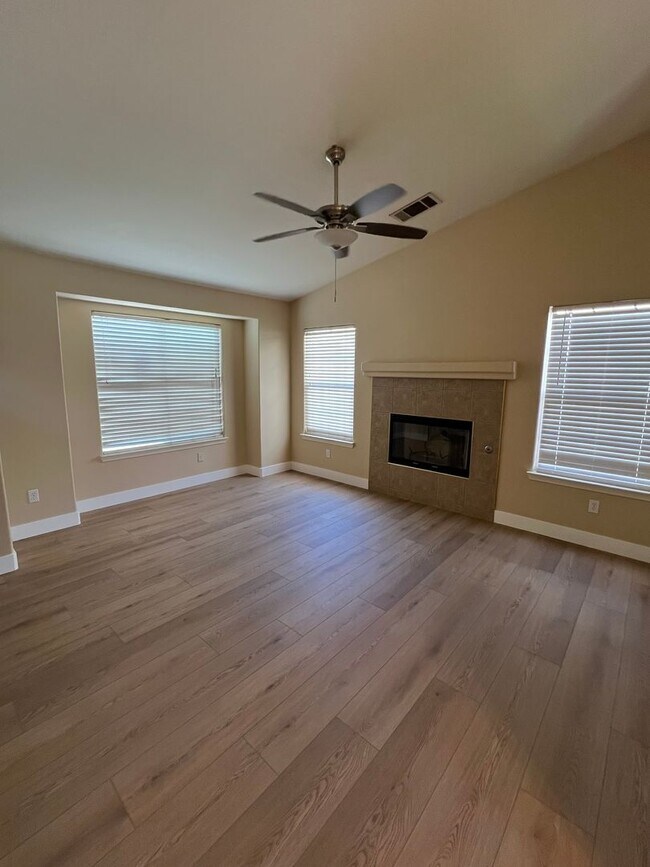 Building Photo - 4205 Serene Oak Dr