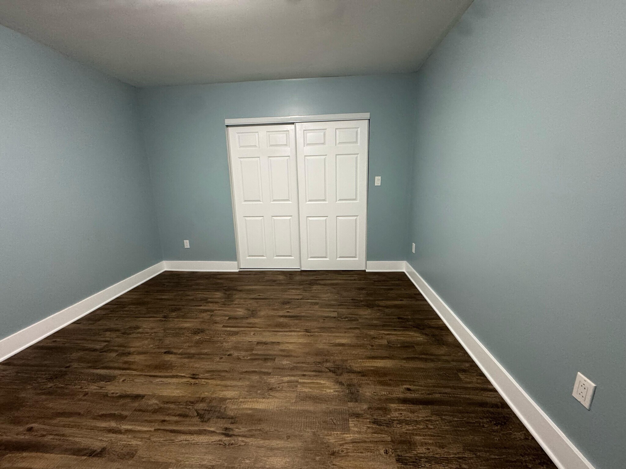 Building Photo - 319 E Main St