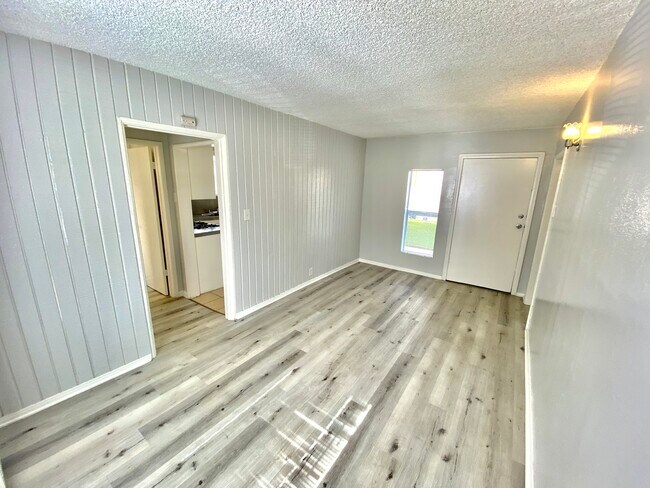 Building Photo - 3832 W 118th Pl
