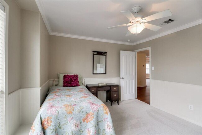 Building Photo - 14512 Broadwinged Hawk Dr