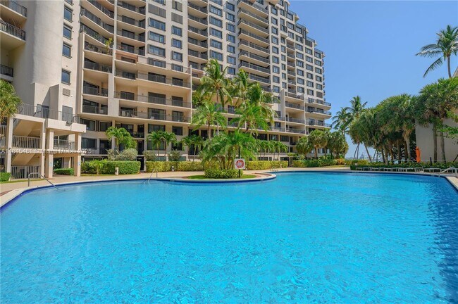 Building Photo - 540 Brickell Key Dr