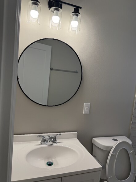 Building Photo - 3323 Werk Rd