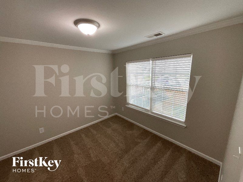 Building Photo - 3365 Lilliefield Ln