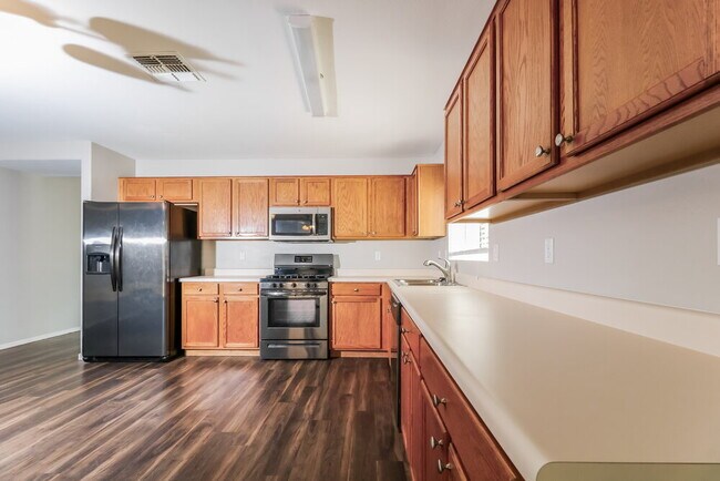 Building Photo - 12426 W Soledad St