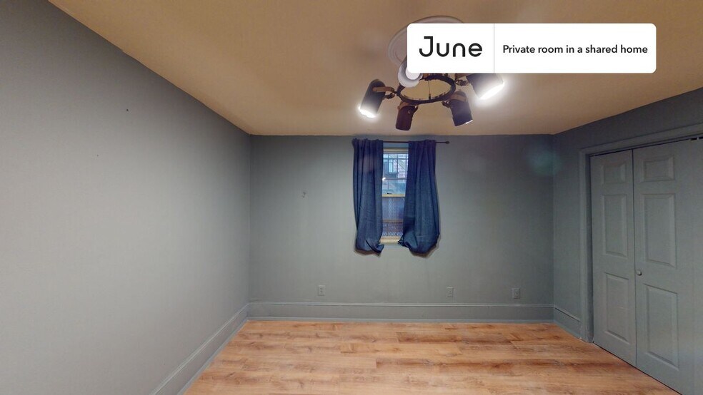 Building Photo - Room in Shared 5 bed/2 bath home in Columbia Heights