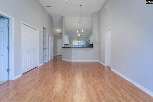 Building Photo - 129 Crickhollow Cir