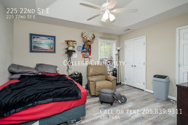 Building Photo - 225 22nd E St