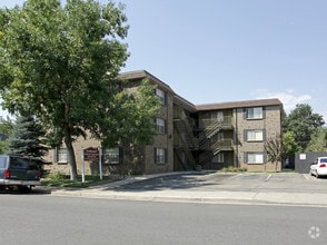 Building Photo - Knollwood and Tanglewood Apartments