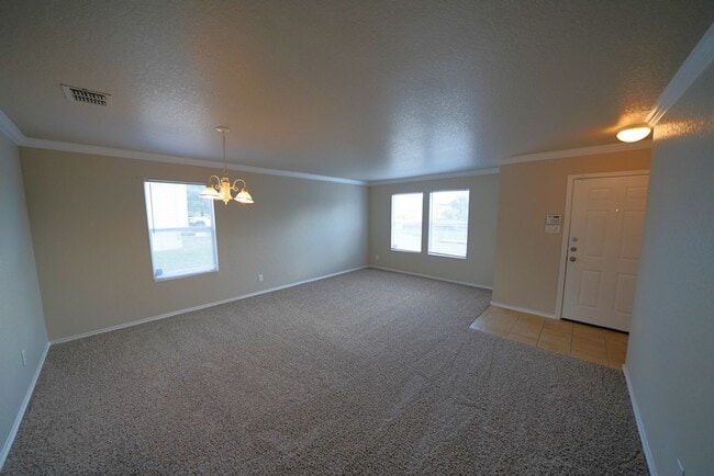 Building Photo - Charming 4-Bedroom, 2.5-Bathroom Home in C...