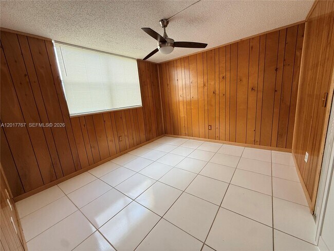 Building Photo - 1820 SW 81st Ave