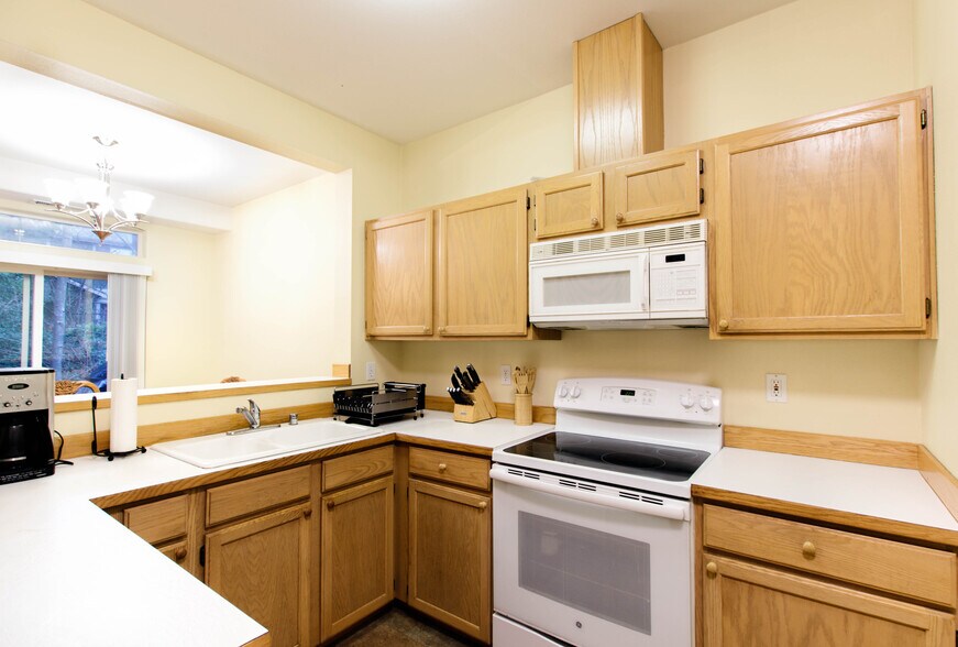 Building Photo - 5107 176th St SW #B