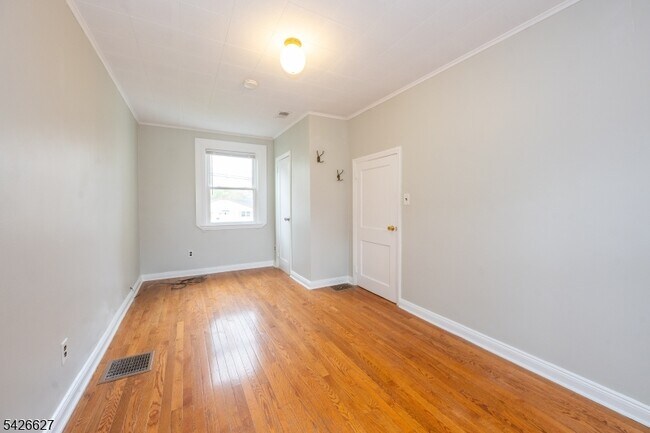 Building Photo - 99 Chesapeake Ave