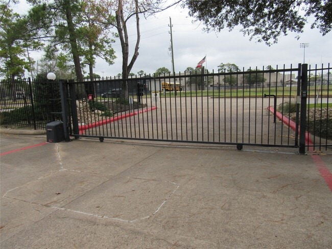 Building Photo - 14351 Torrey Chase Blvd