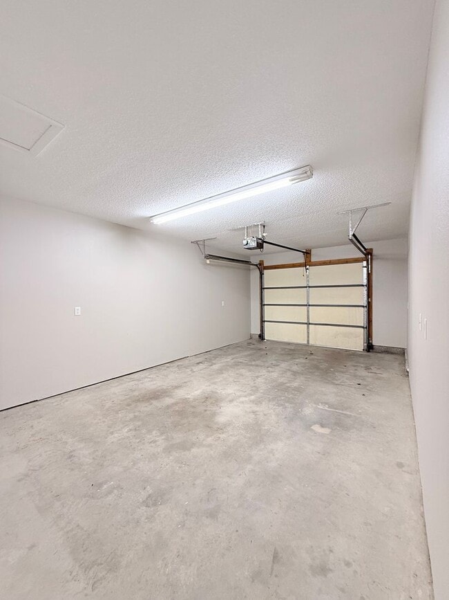 Building Photo - 1285-MF2-IO