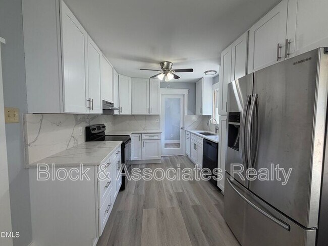 Building Photo - 600 Manns Chapel Rd