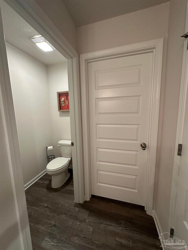Building Photo - 4014 Whitetail Ln