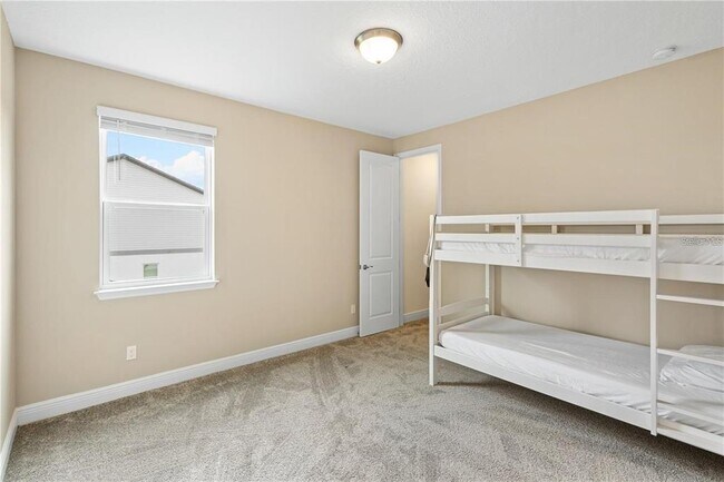 Building Photo - 16031 Silver Brk Wy