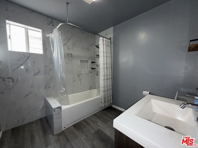 Building Photo - 5361 Inglewood Blvd