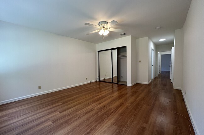 Building Photo - 4608 Saloma Ave