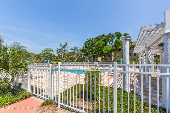 Building Photo - 225 S Tropical Trail