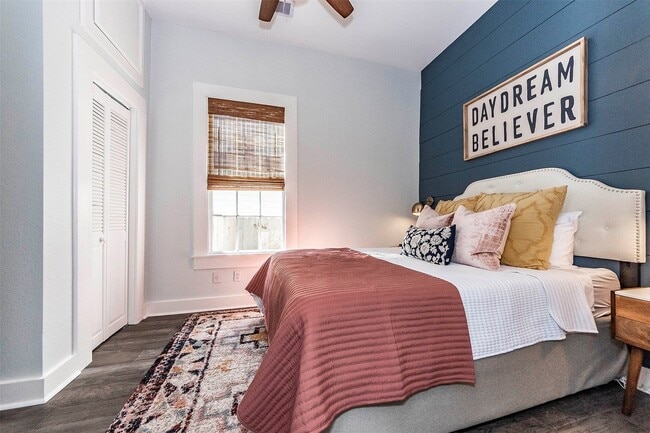 Building Photo - 2021 Avenue O 1/2