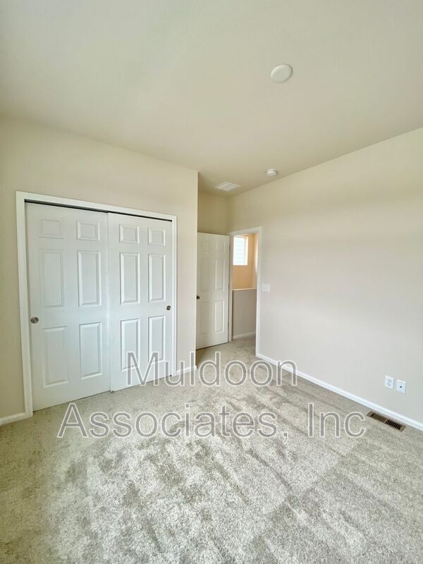 Building Photo - 8739 Scarborough Dr
