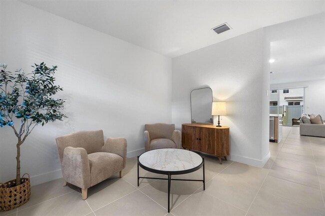 Building Photo - 131 SW 171st Terrace