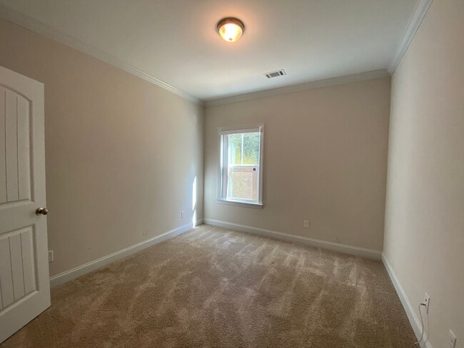 Building Photo - 5BR + # Full Bath Home in The Retreat at B...