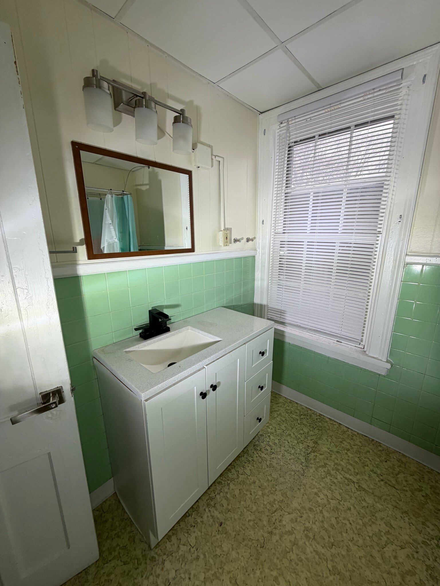 Bathroom - 46 Ida St