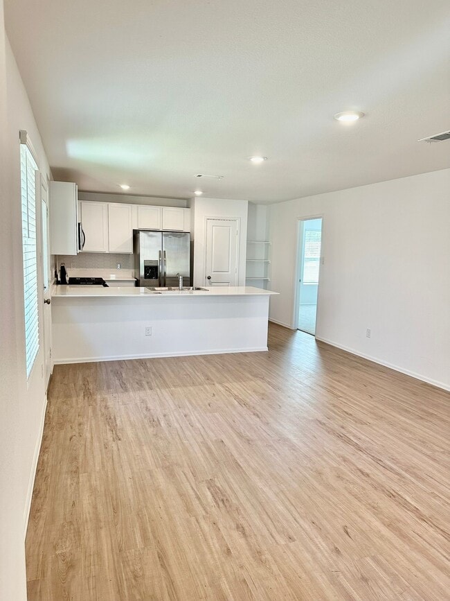 Building Photo - 20930 Zuccala Dr