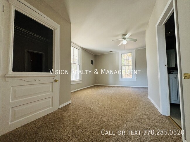 Building Photo - 302 Mandeville Ave