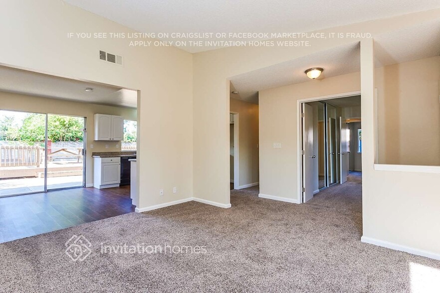 Building Photo - 341 Amber Ave