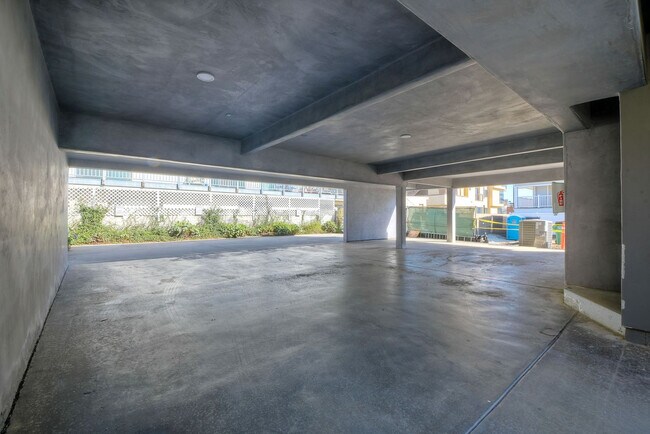 Building Photo - 3636 Carlsbad Blvd