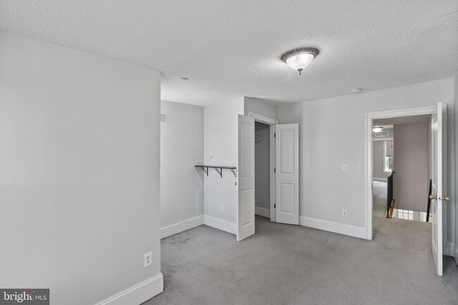 Building Photo - 250 S Highland Ave