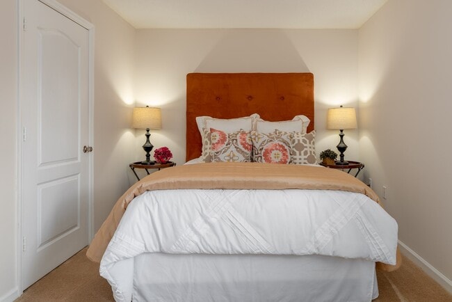 Building Photo - Available Now 2 Bedroom 2 Bath $1,299/mo - $0-Deposit