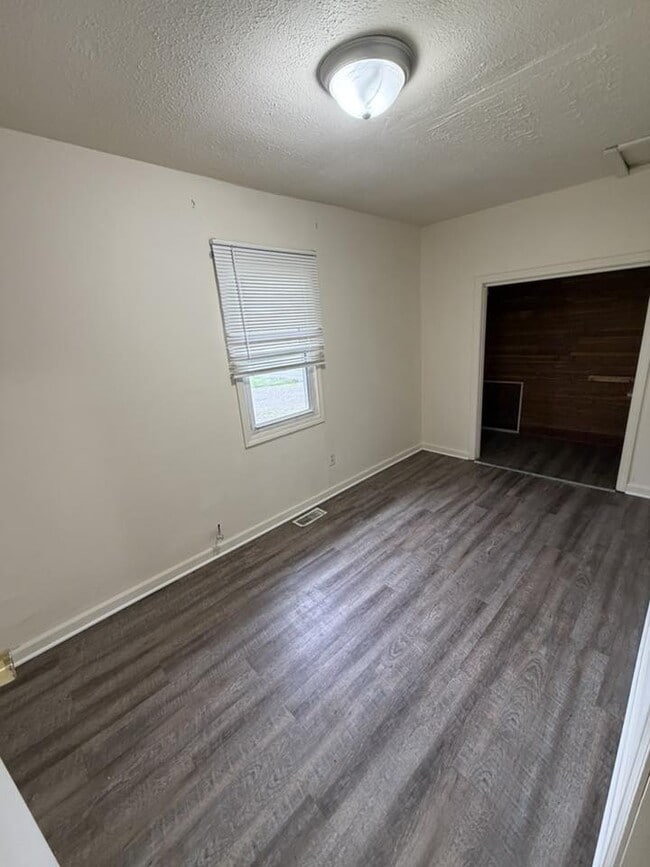 Building Photo - 407 Winton Ave